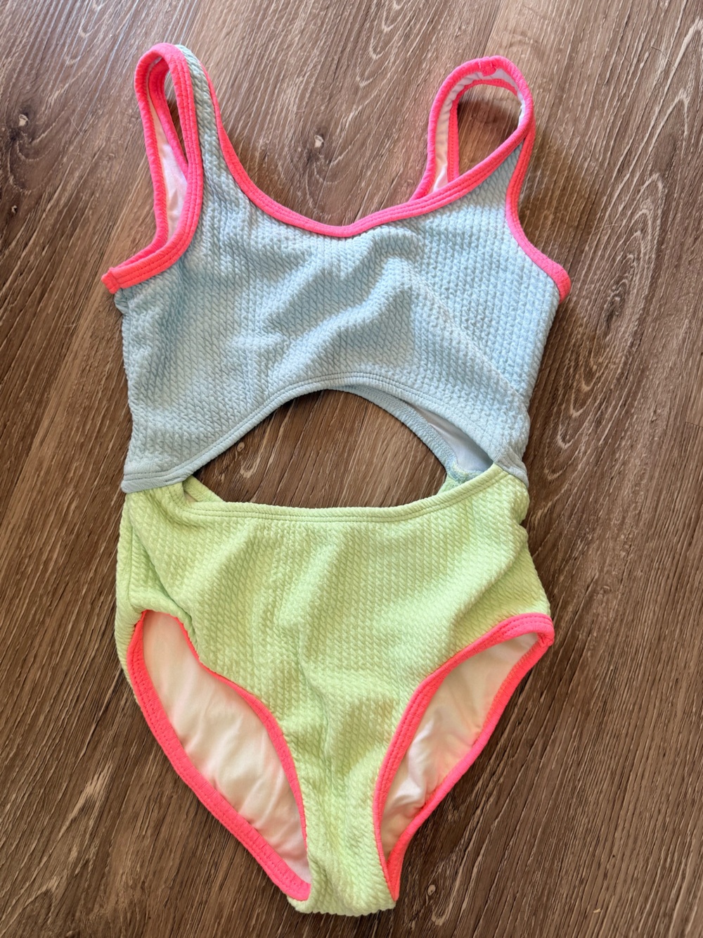 Old Navy girl’s color block cutout swimsuit